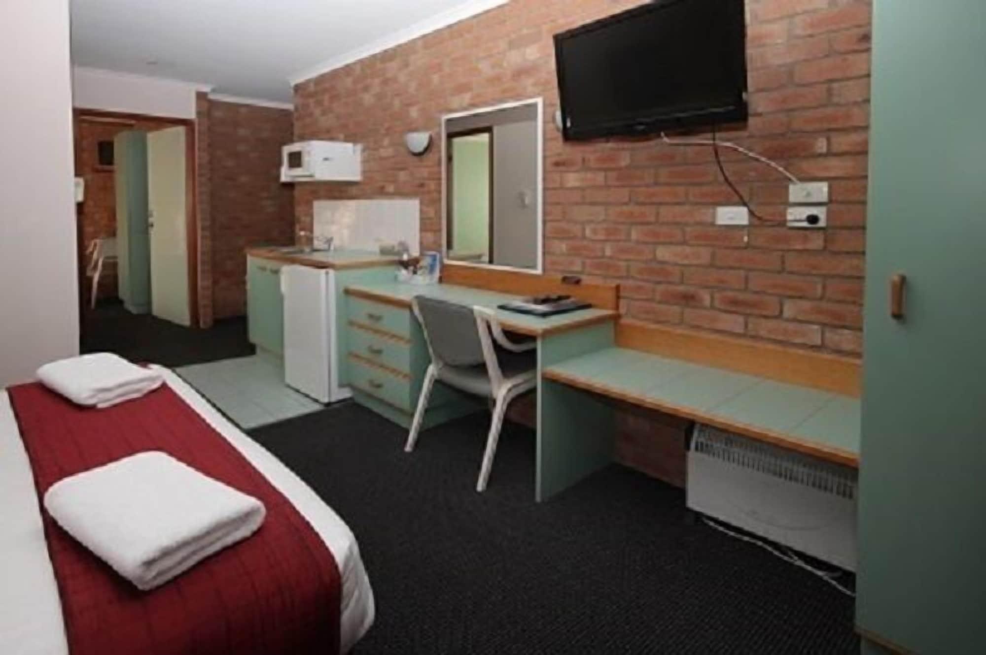 Sapphire Waters Motor Inn Меримбула Екстериор снимка