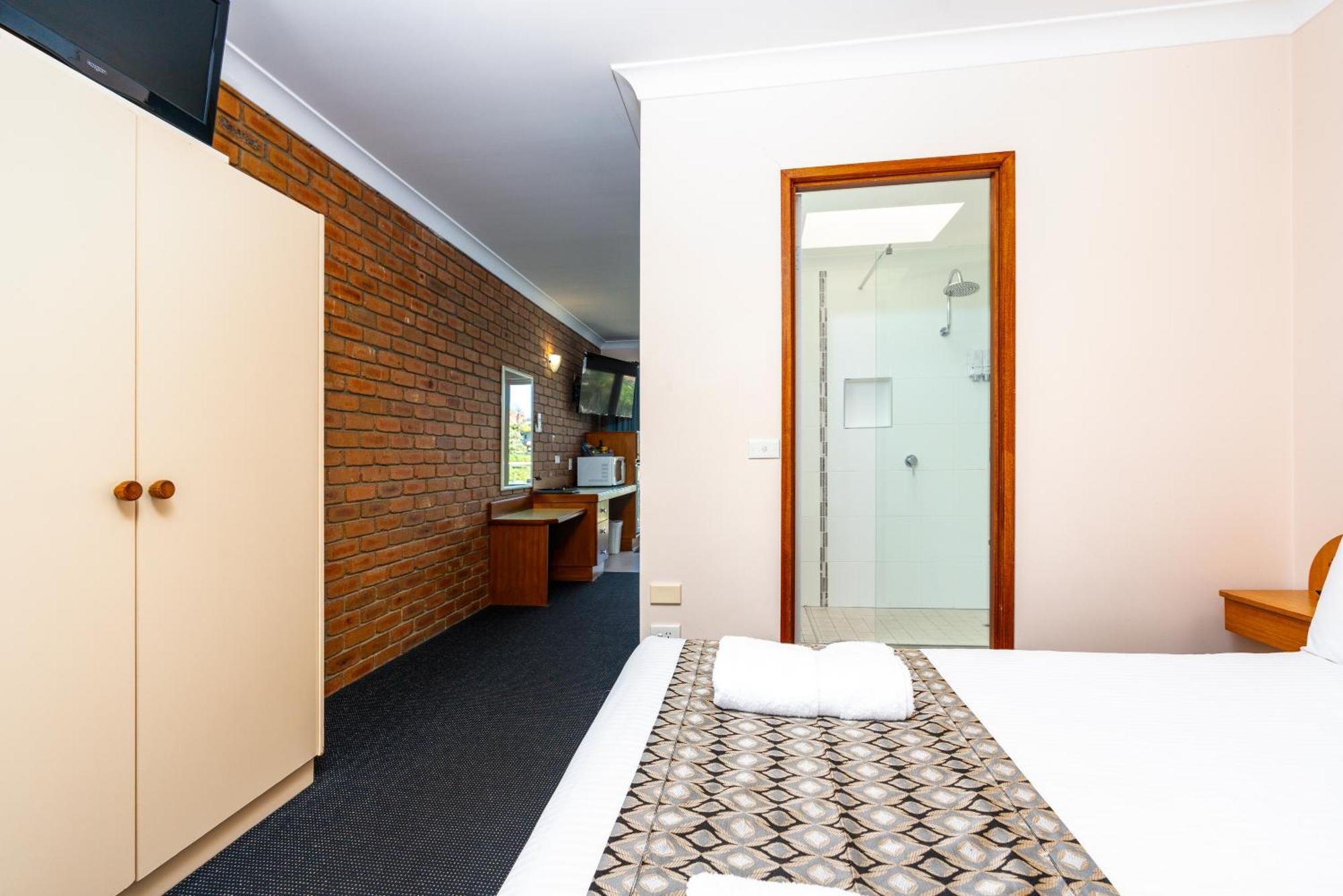 Sapphire Waters Motor Inn Меримбула Екстериор снимка