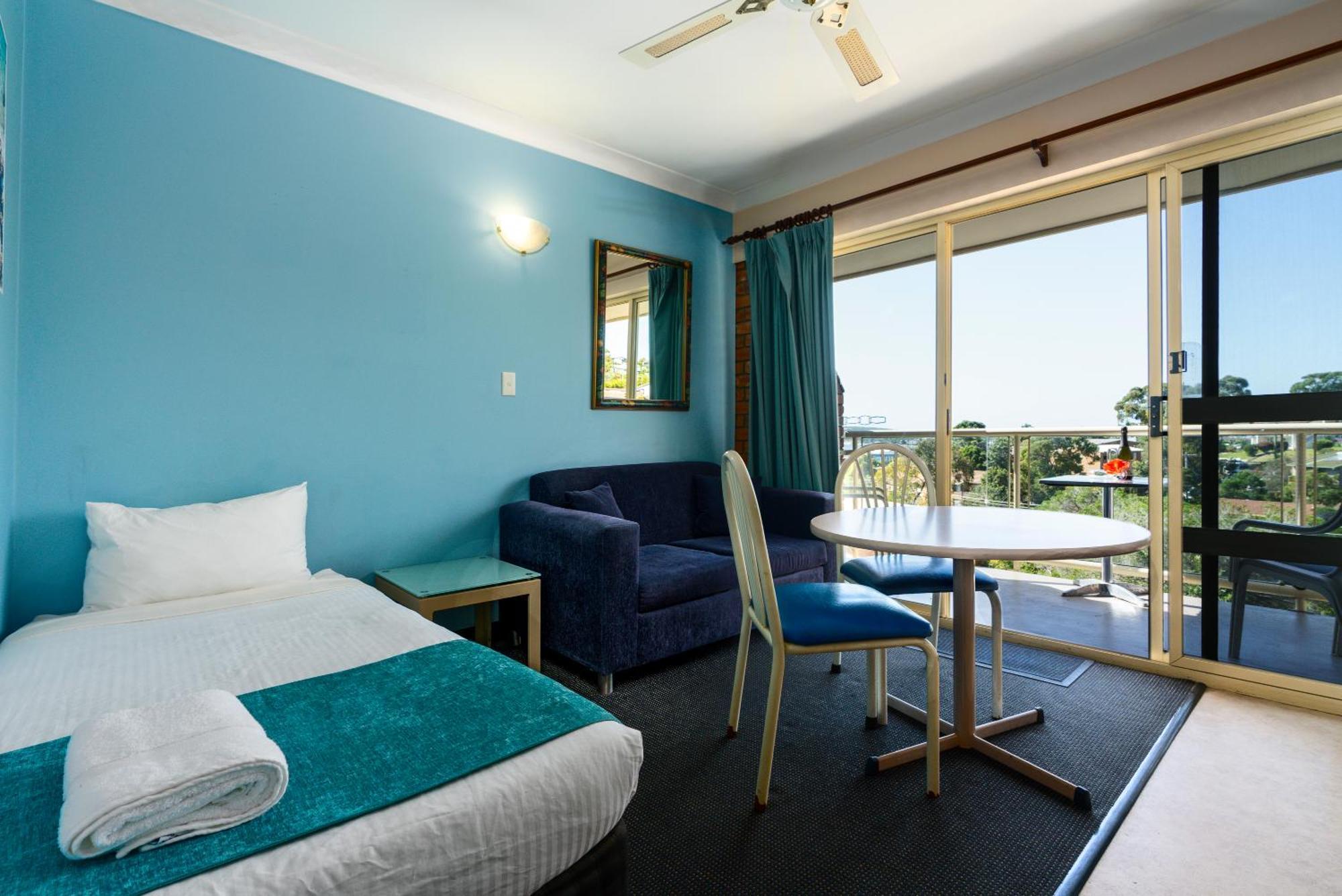 Sapphire Waters Motor Inn Меримбула Екстериор снимка