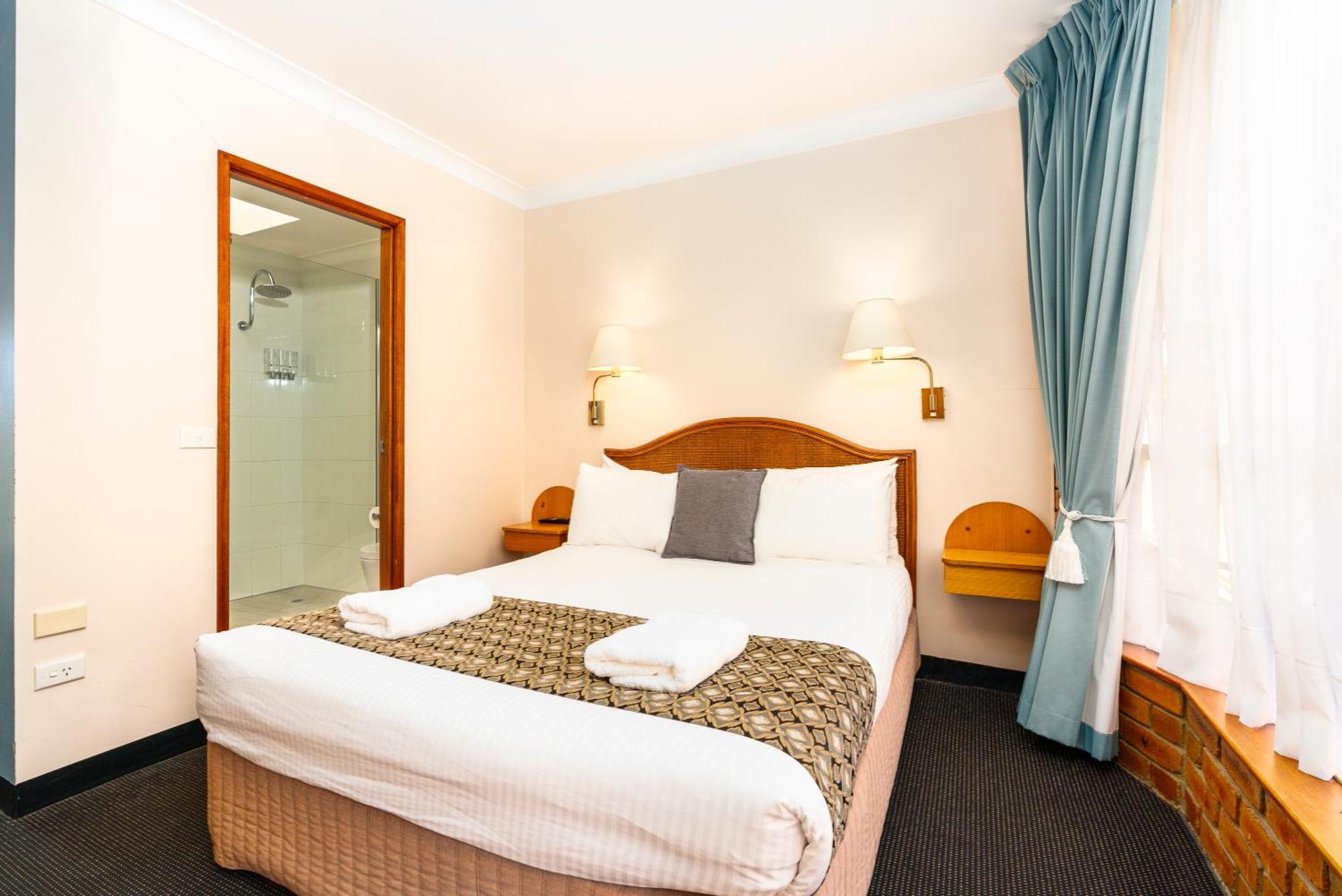 Sapphire Waters Motor Inn Меримбула Екстериор снимка