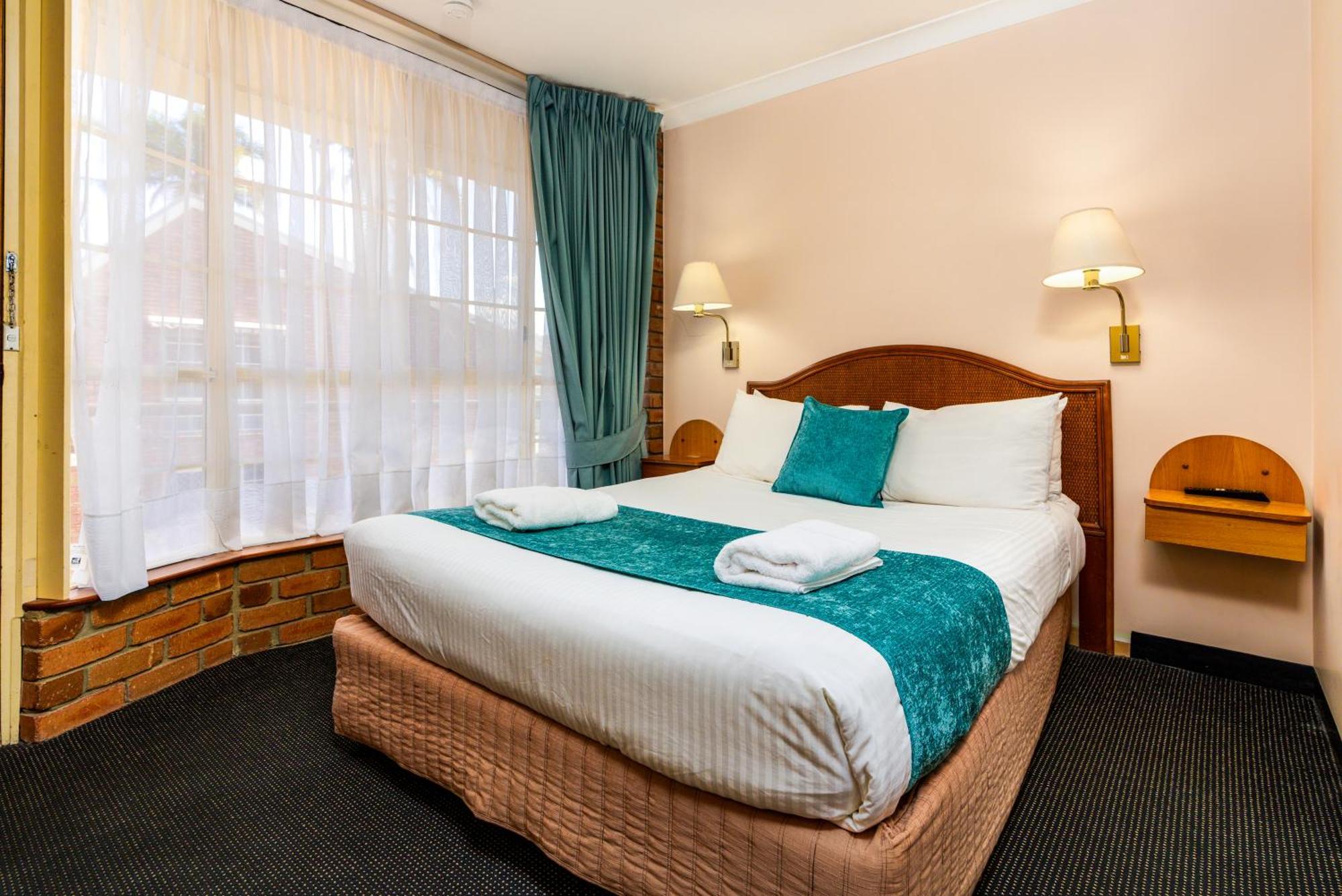 Sapphire Waters Motor Inn Меримбула Екстериор снимка