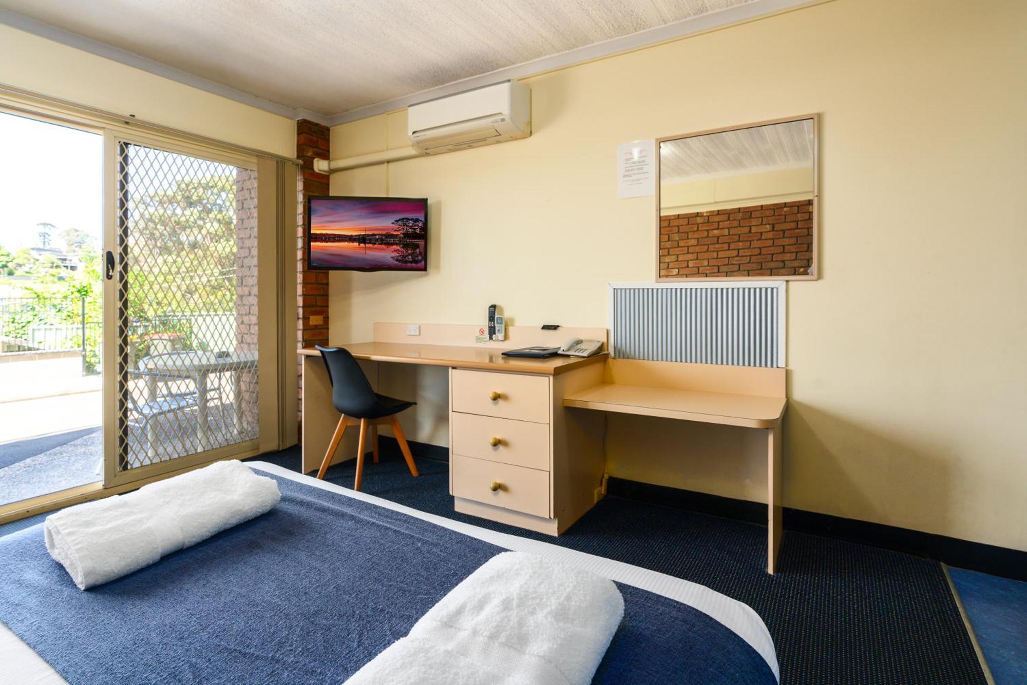 Sapphire Waters Motor Inn Меримбула Екстериор снимка