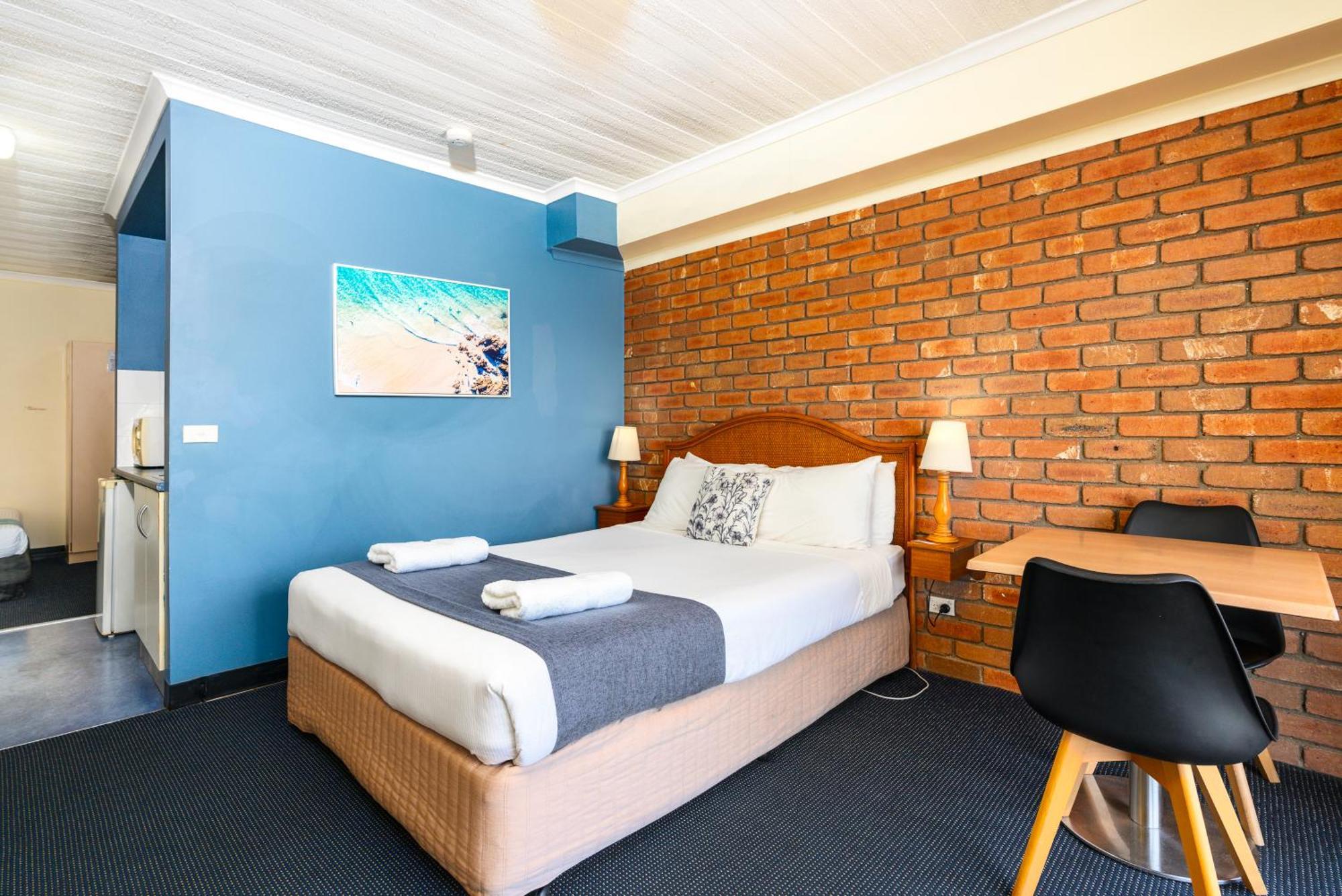 Sapphire Waters Motor Inn Меримбула Екстериор снимка