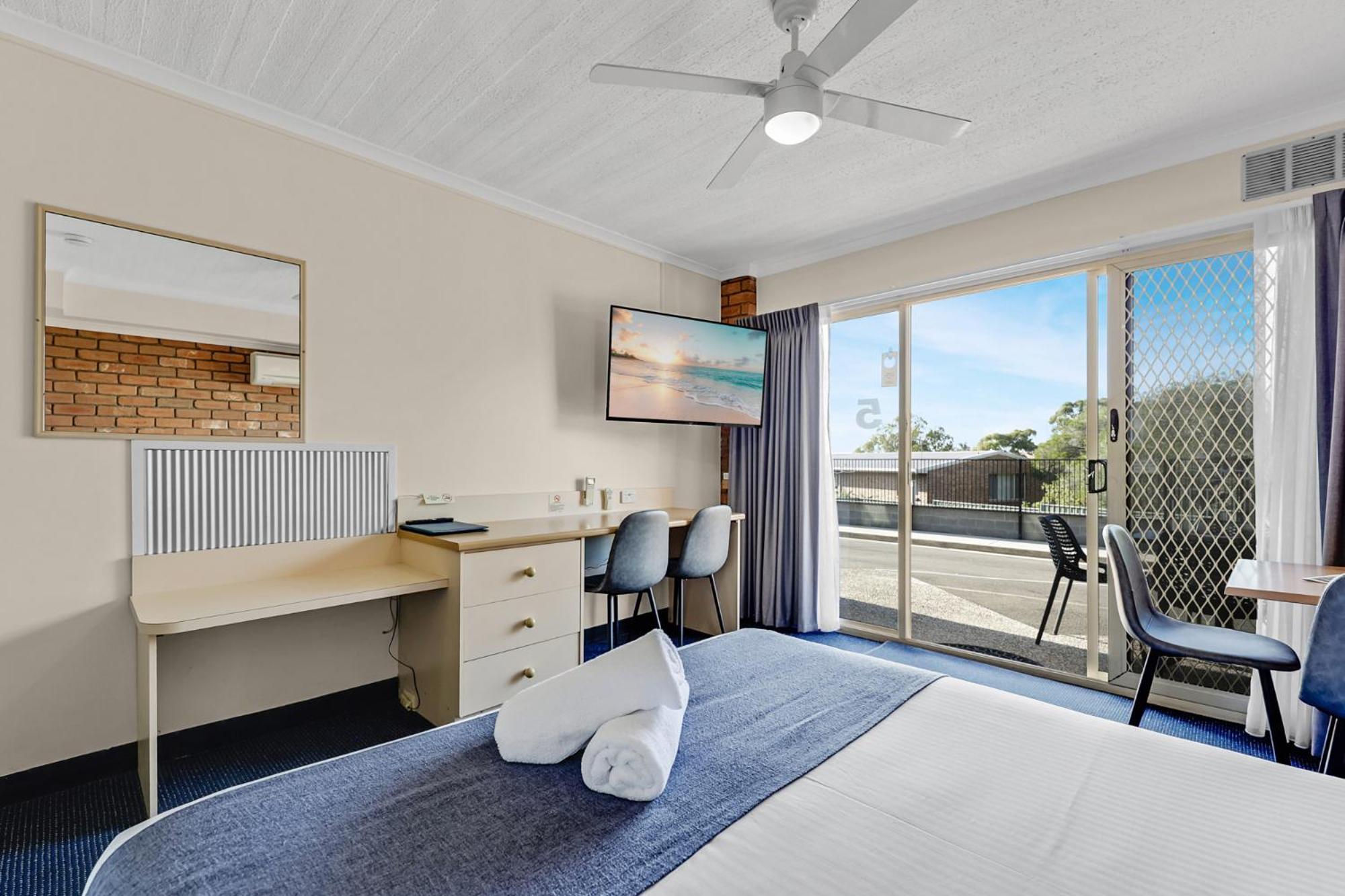 Sapphire Waters Motor Inn Меримбула Екстериор снимка