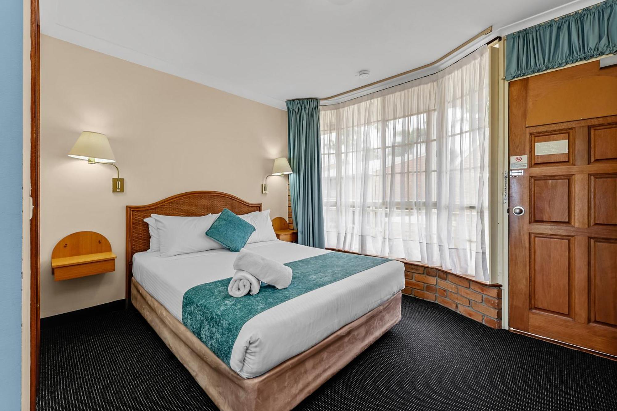 Sapphire Waters Motor Inn Меримбула Екстериор снимка