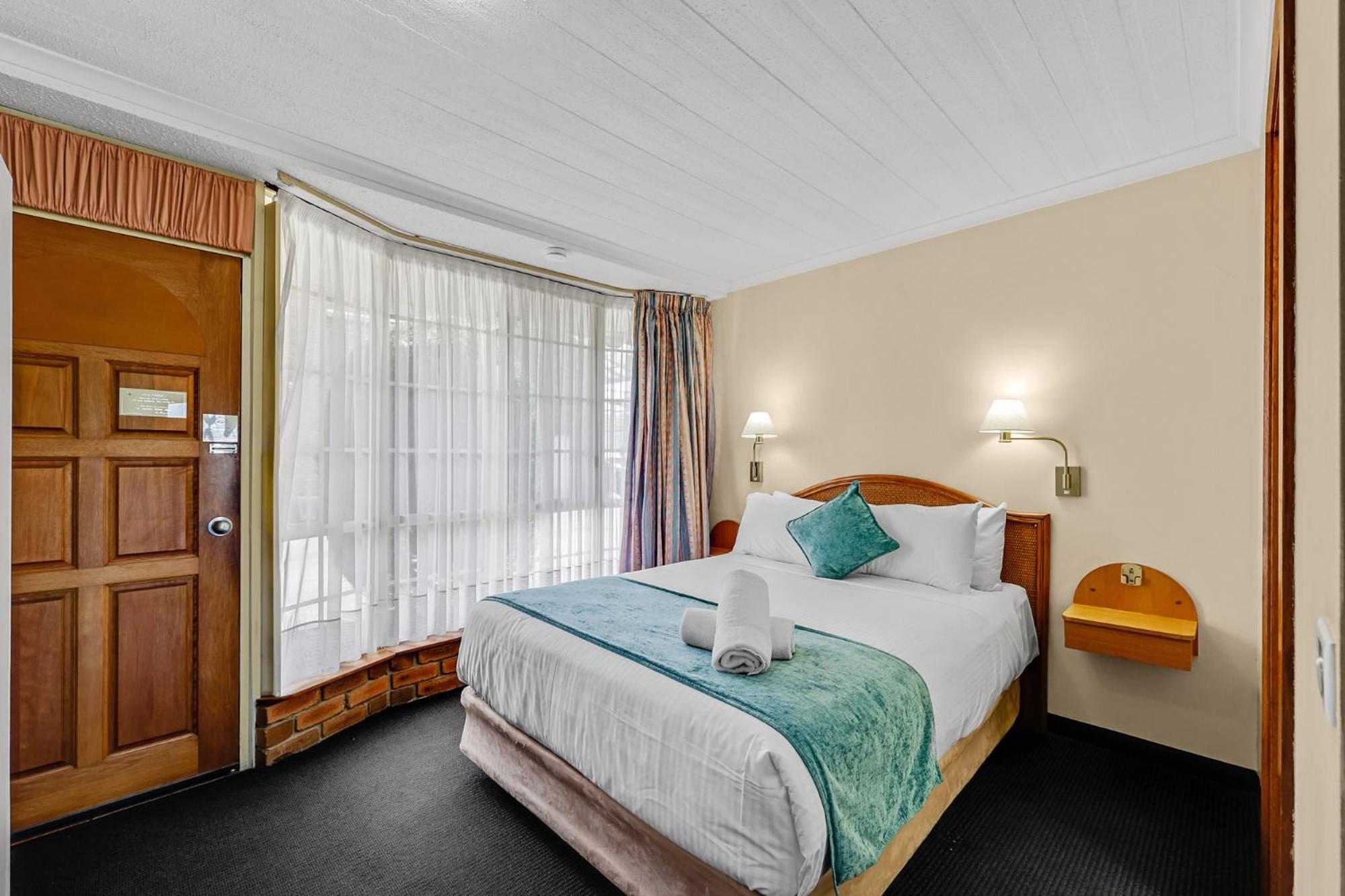 Sapphire Waters Motor Inn Меримбула Екстериор снимка