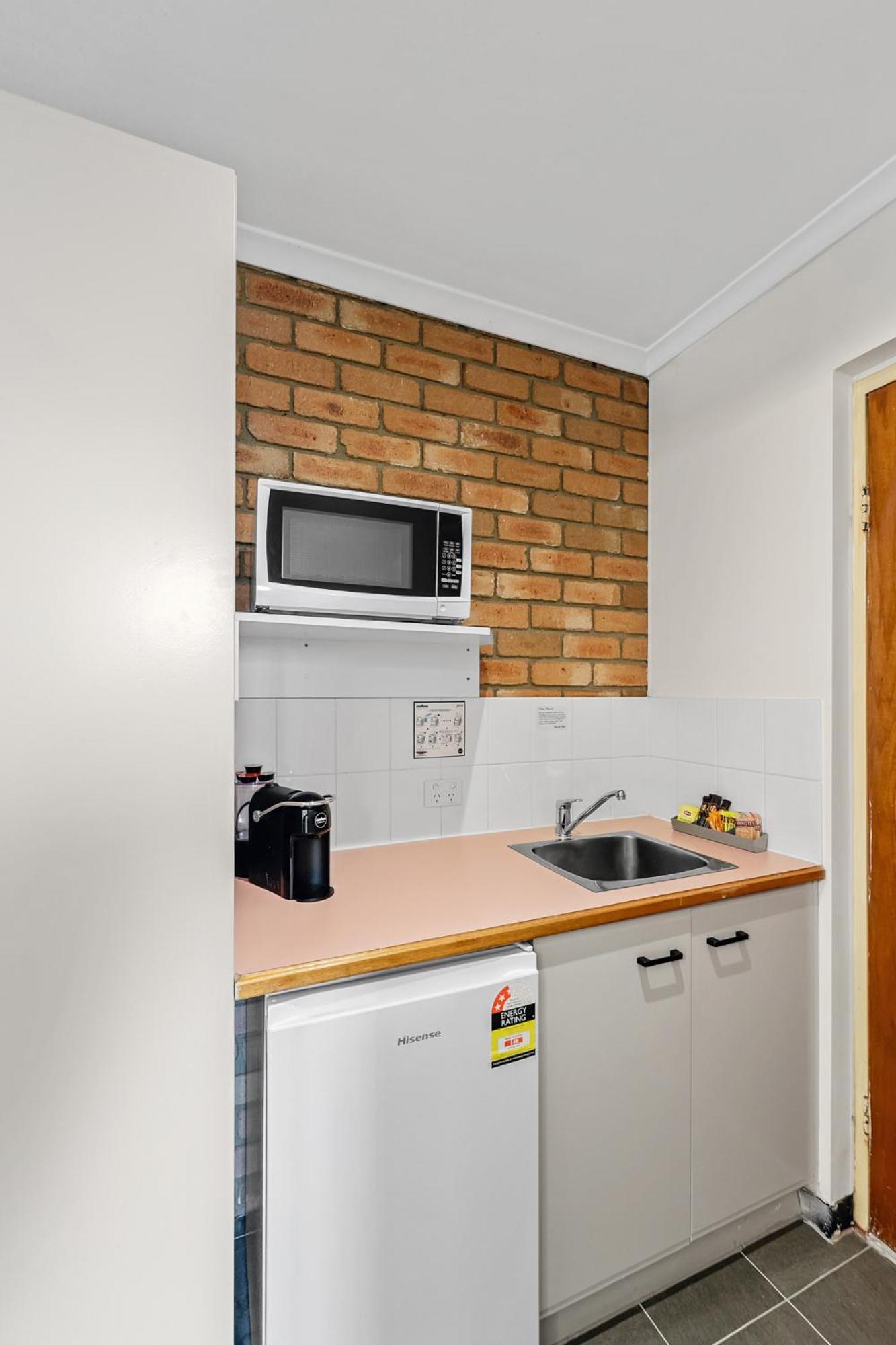 Sapphire Waters Motor Inn Меримбула Екстериор снимка